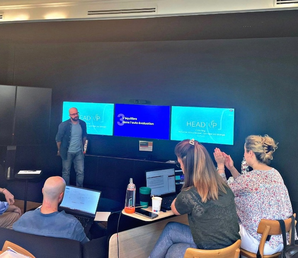 Ben Benois conducting interactive team resilience session with C-Suite executives